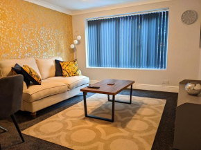 Racecourse Apartment